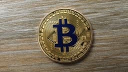 Legendary Bitcoiner Debunks Paper Bitcoin, Sparks Discussion on the Phenomenon