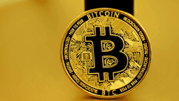 Bitcoin Price Watch: Breakout or Breakdown? BTC Hovers in Critical Zone