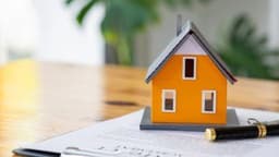 US Senators Raise Red Flags Over Crypto-Driven Mortgage Expansion Plan
