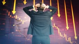 Crypto Traders Push Altcoin Market Below $900B Twice in 24 Hours as Panic Deepens