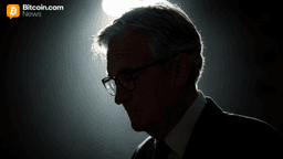 Powell Keeps Fed Governor Role Past May 15 in First Such Move Since 1948
