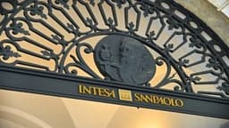 Intesa Sanpaolo Cuts BTC ETF Stake by 94%, Triples Staked ETH Position